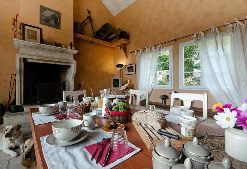 Номер Стандарт, Domaine De La Combotte