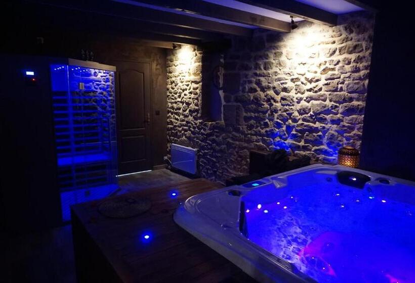 Люкс с гидромассажем, Domaine De Vandenesse Et Spa