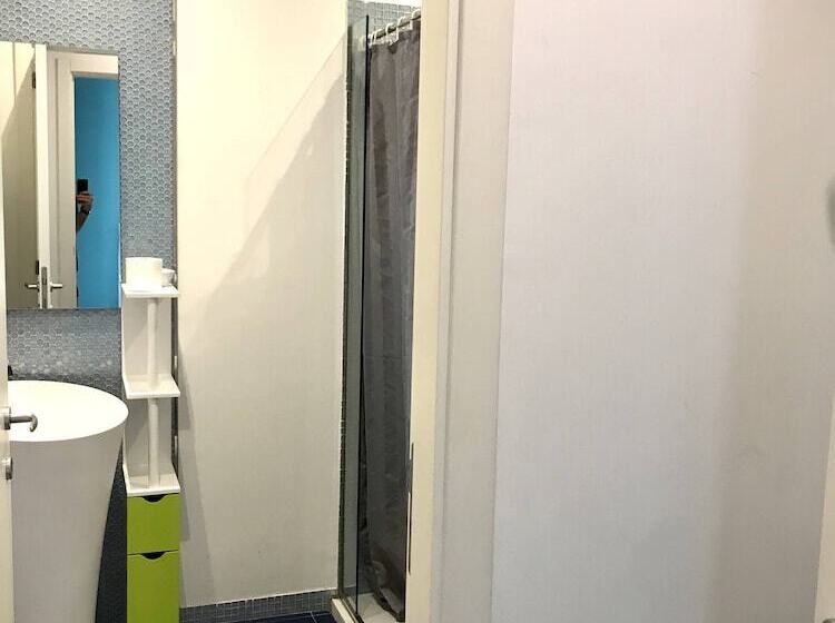 اتاق لوکس, Room 110 Bari  Guesthouse