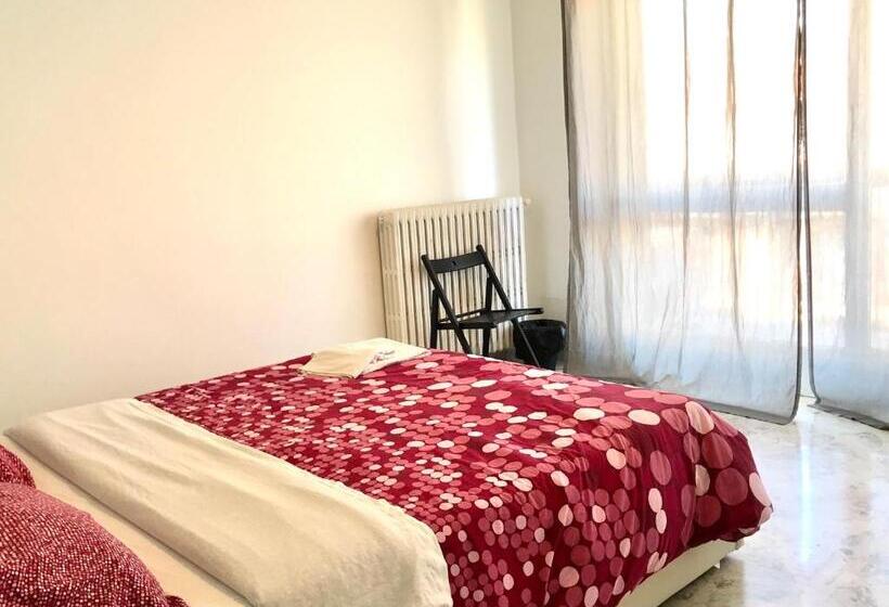 اتاق استاندارد با سرویس بهداشتی مشترک, Room 110 Bari  Guesthouse
