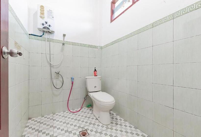 Номер Deluxe, Reddoorz Near Samarinda Square