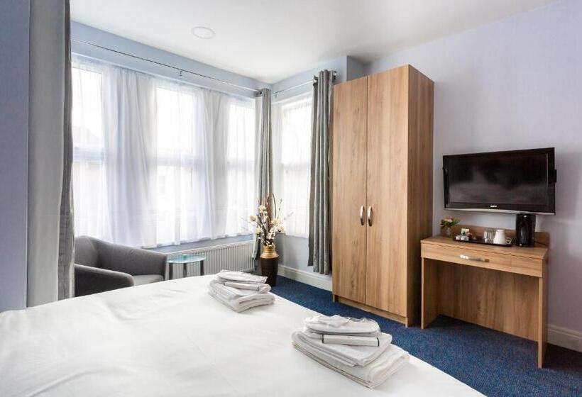 Standard Room King Size Bed, Wellesley