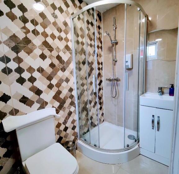 Deluxe Suite, Wellesley