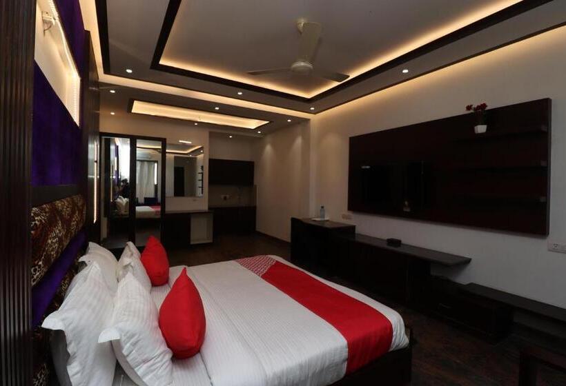 Номер Superior, Jjk Rukmini Vilas Hotel & Banquet