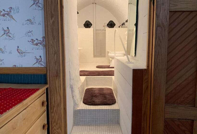 스탠다드 스튜디오 킹침대, Abe's Spring Street Guest House