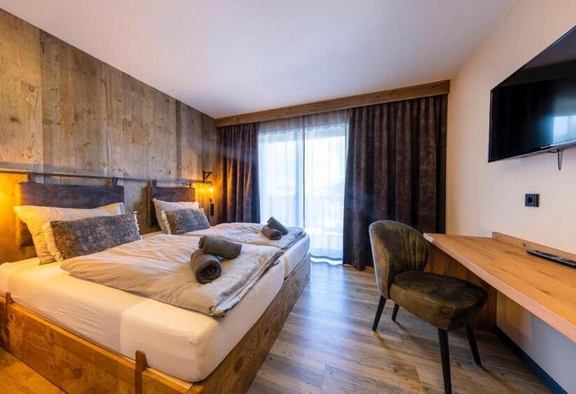 Стандартный Номер Нижний Этаж, Herz3 Hotel Bar Restaurant Trattoria