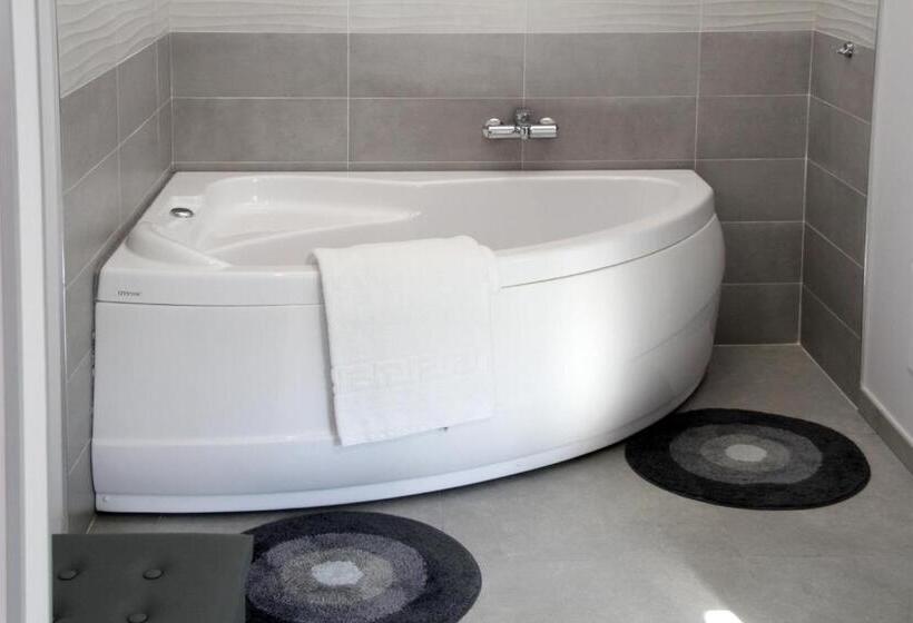 اتاق استاندارد با تخت بزرگ, Easyroom Frosinone   Casello Autostradale