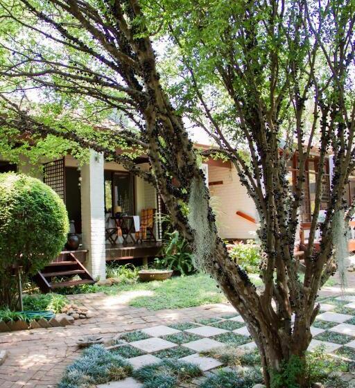 اتاق استاندارد با چشم‌انداز باغ, Rustic Butler B&b
