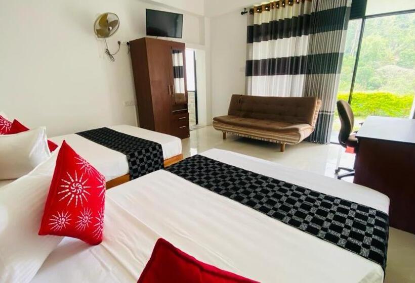 اتاق خانوادگی, Aloft Grand Hotel Ella