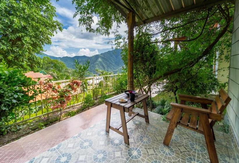 اتاق لوکس, Neer Ganga Resorts