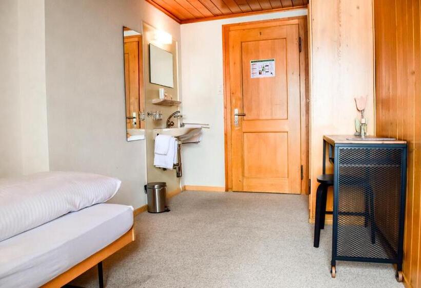 Standaard Éénpersoonskamer met Gedeelde Badkamer, First Lodge