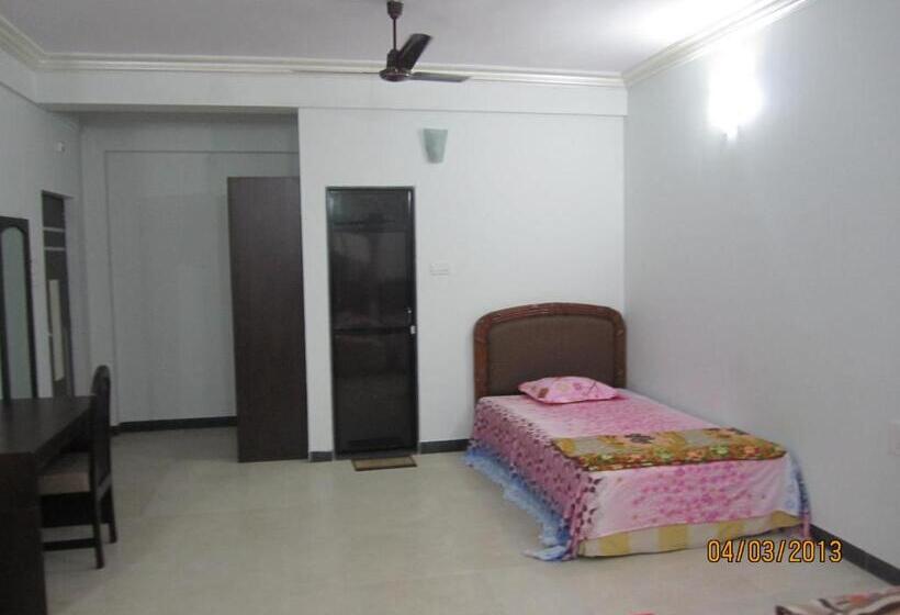 四人标准间, P P Motel