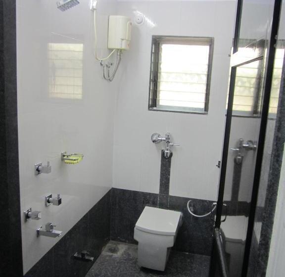 小型套房, P P Motel