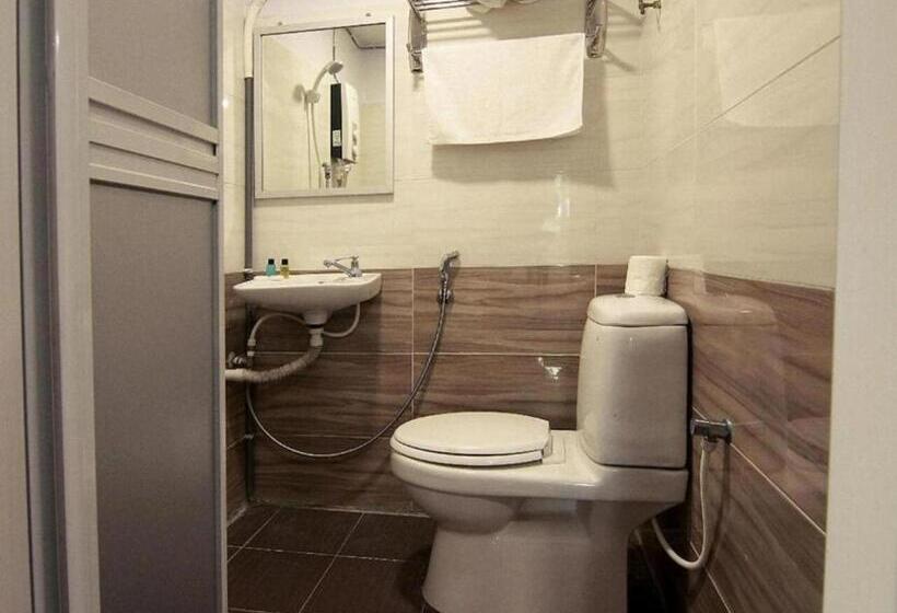Номер Deluxe, Room V @ Jalan Megat