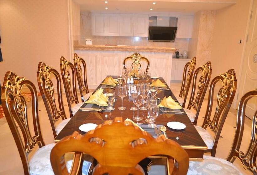 Suite Présidentielle 2 Chambres, Kaloum