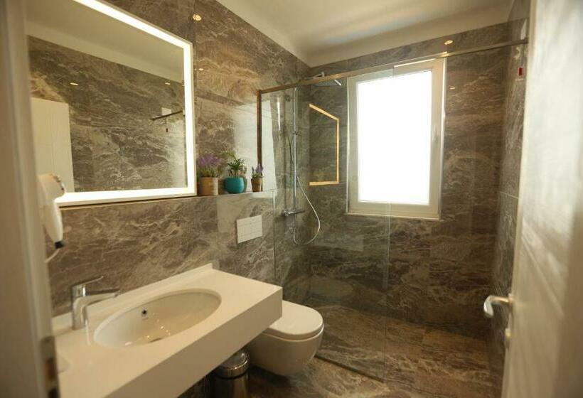 غرفة قياسية ثلاثية ذات اطلالة, Vm Resort & Spa