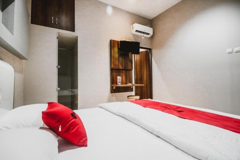 Номер Стандарт, Reddoorz Near Kebon Jeruk Jakarta