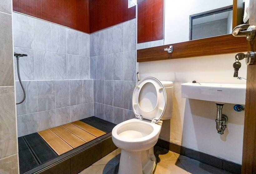 Номер Стандарт, Reddoorz Near Kebon Jeruk Jakarta