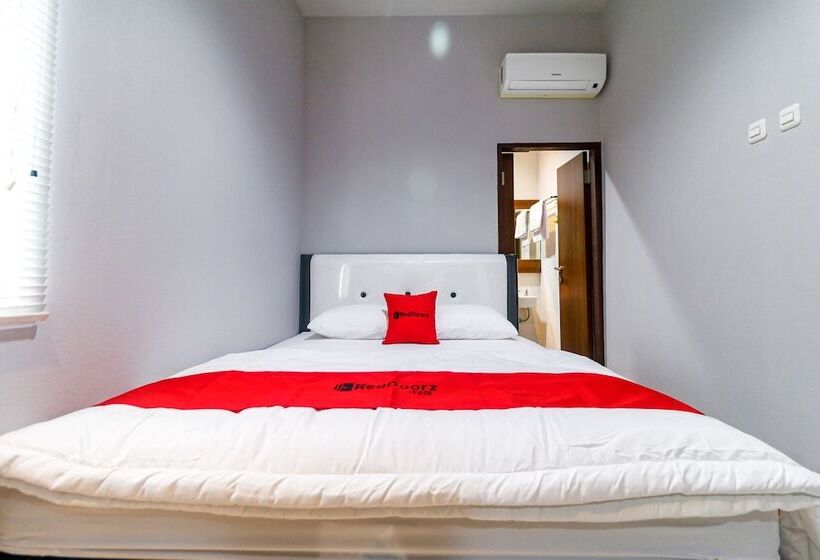 Номер Стандарт, Reddoorz Near Kebon Jeruk Jakarta