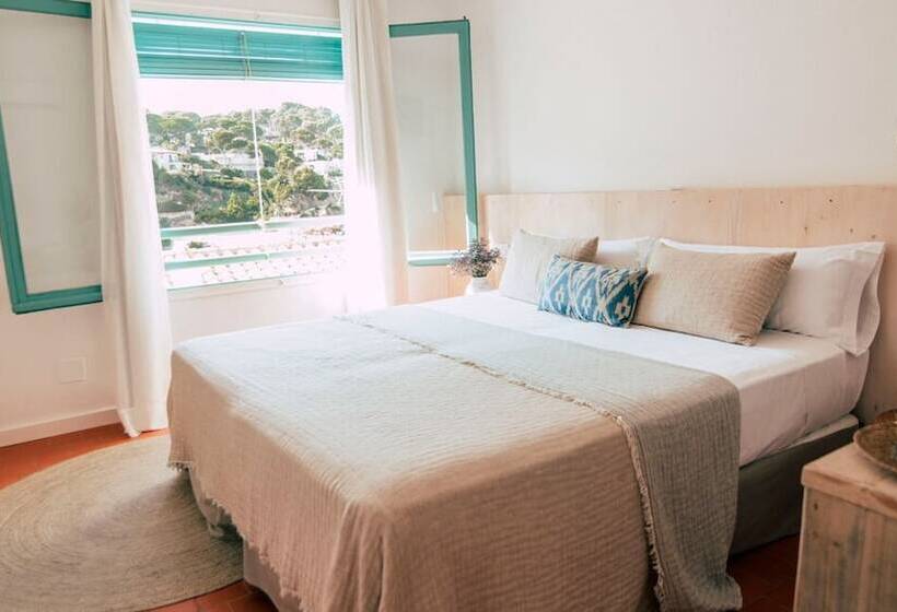带海景的标准房, Hostal Ses Negres