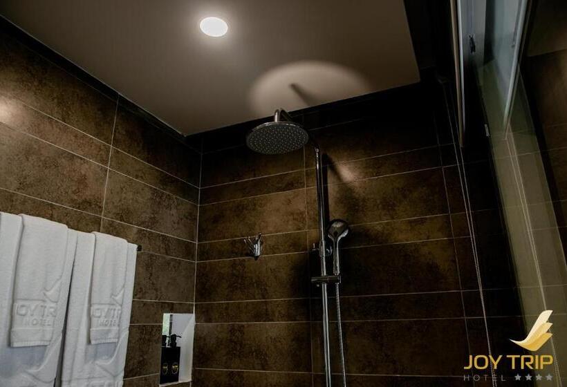 سوییت جونیور با چشم‌انداز دریا, Joy Trip Hotel & Spa Nha Trang