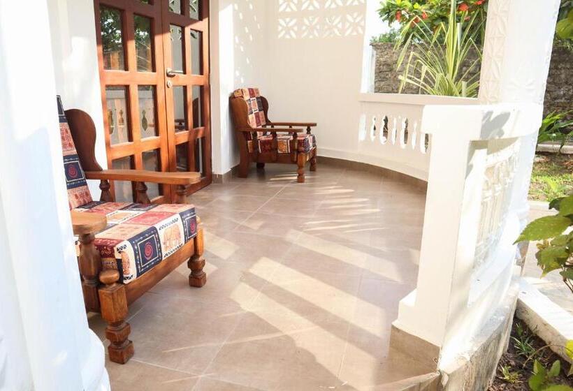 اتاق استاندارد با تخت بزرگ, Tahira Villa