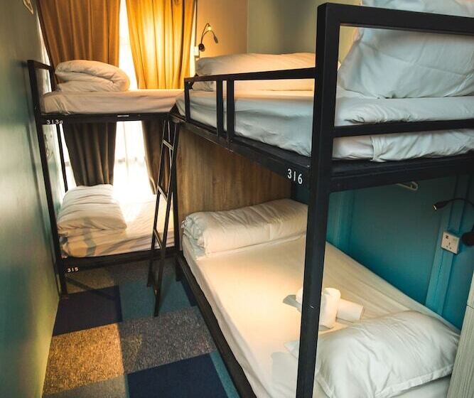 تختخواب در اتاق مشترک, Vibrant Hostel