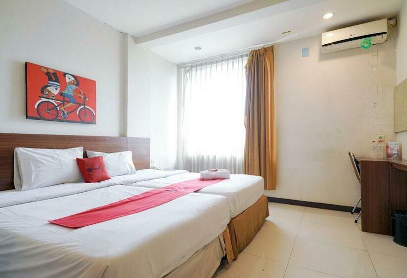 Номер Стандарт, Reddoorz Near Braga Street