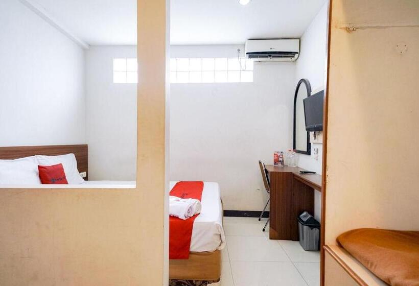 Номер Стандарт, Reddoorz Near Braga Street