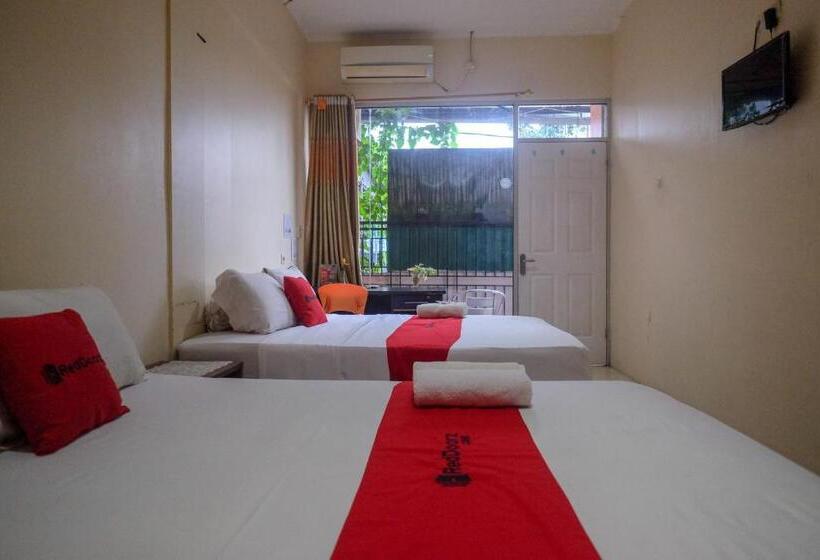 اتاق خانوادگی, Reddoorz Near Jalan Wolter Monginsidi Manado