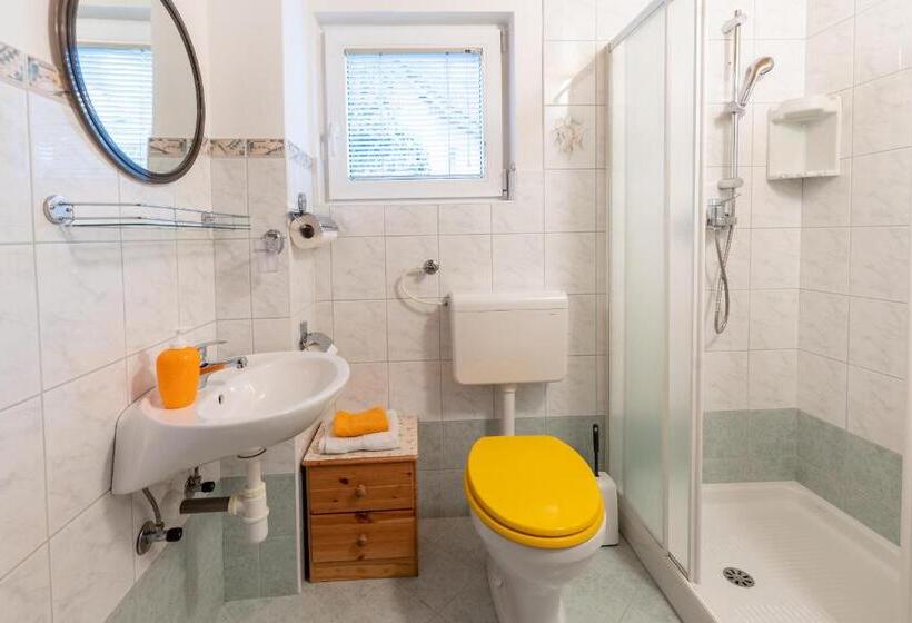 آپارتمان 1 خوابه با تراس, Apartments Pri Urhu