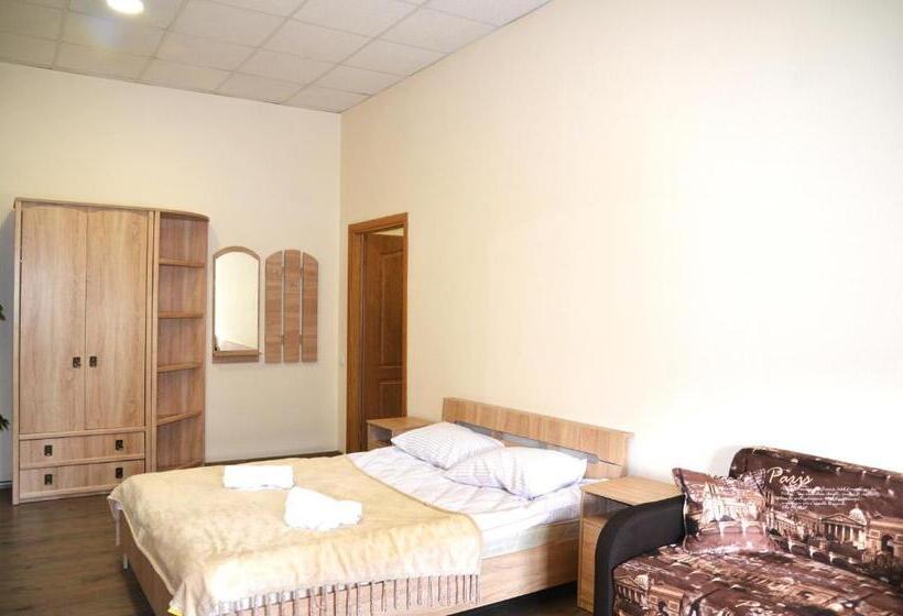 سوییت, Coin Apartments & Poshtel