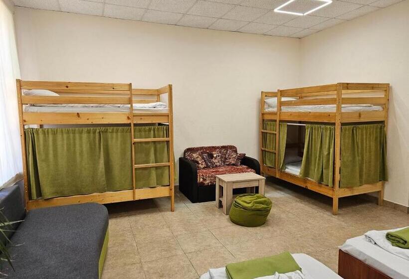 اتاق سوپریور خانوادگی, Coin Apartments & Poshtel