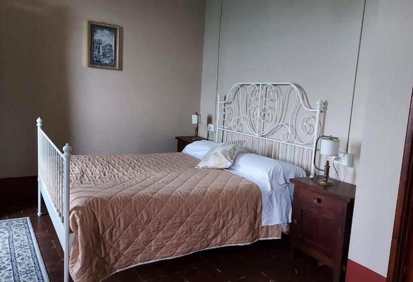 اتاق لوکس با تخت بزرگ, Agriturismo Villa Cavallini