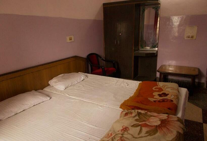 Номер Economy, Economical Rooms Near Triveni Ghat