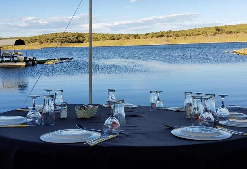 اتاق استاندارد با چشم‌انداز دریاچه, Von Bach Dam Resort