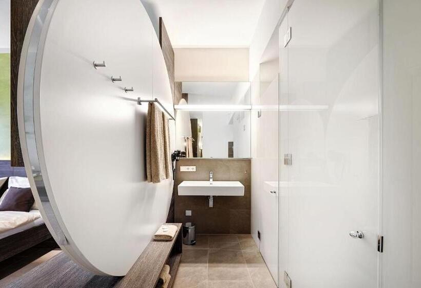 اتاق استاندارد یک نفره, Eee Hotel Traun