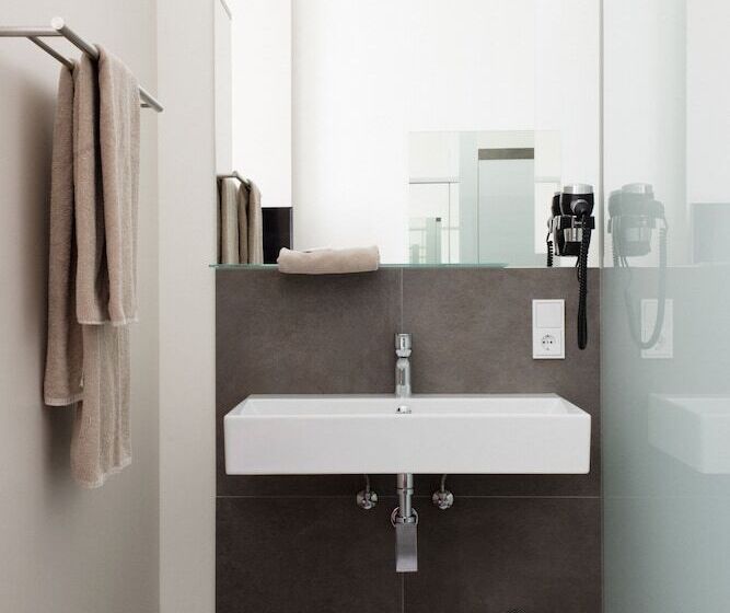 اتاق استاندارد, Eee Hotel Traun