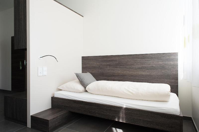 اتاق استاندارد یک نفره, Eee Hotel Traun