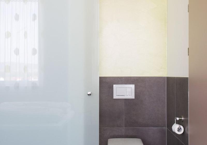 غرفة قياسية فردية, Eee Hotel Traun
