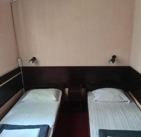 اتاق لوکس, Vila Panonija