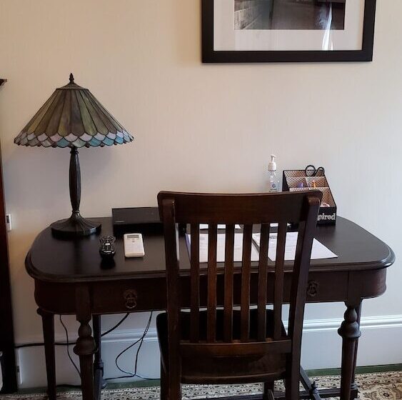 디럭스 트리플 룸, Davis Square Inn