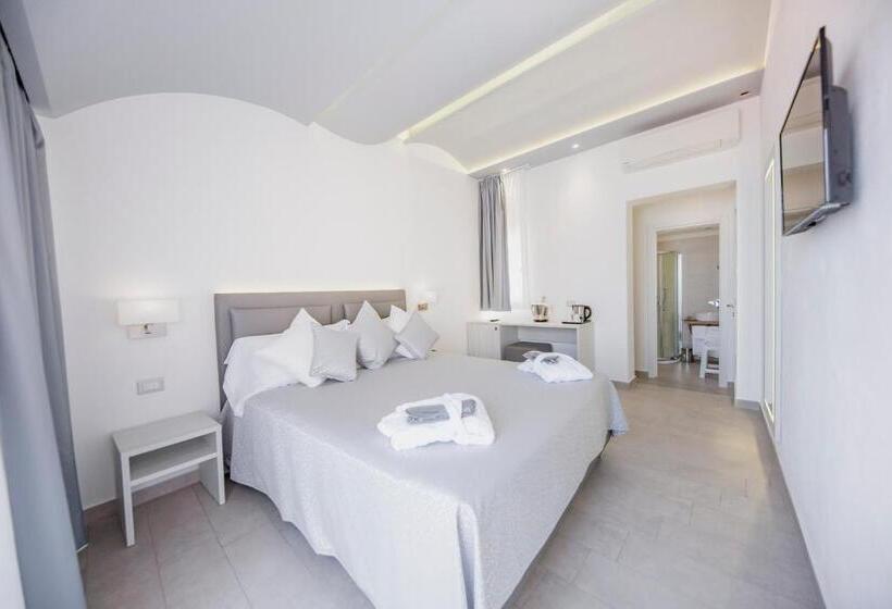 Номер Deluxe Вид на Море с Балконом, Ossuna Bay Hotel Boutique