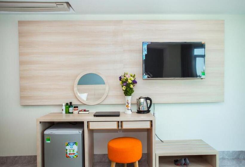 Deluxe room with river view, Moonlight Bay Hotel & Apartment