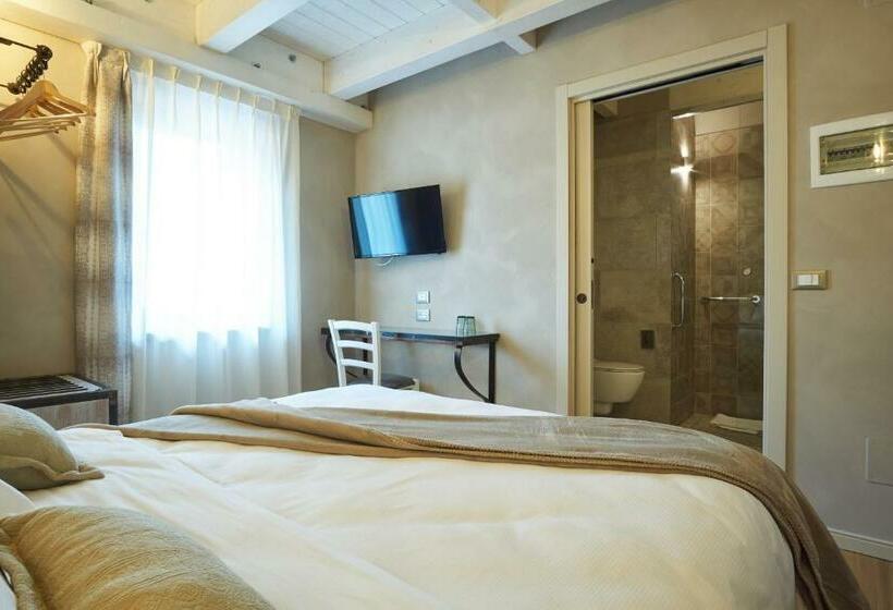 Номер Стандарт, Relais Villa Miraglia