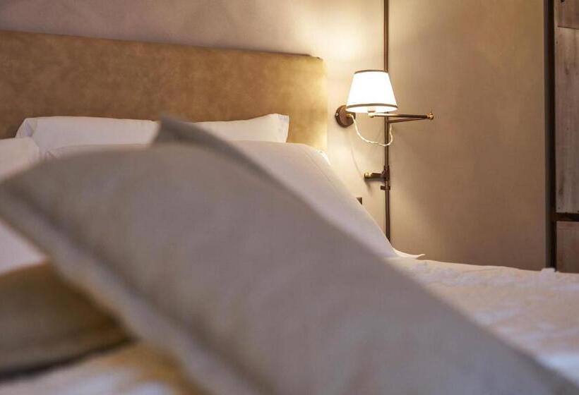 Номер Стандарт, Relais Villa Miraglia