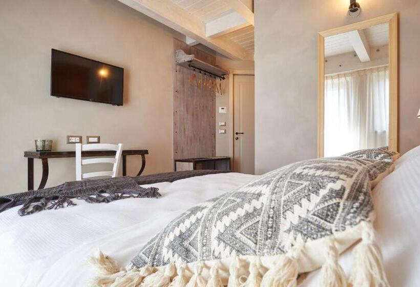 Номер Стандарт Вид на Горы, Relais Villa Miraglia