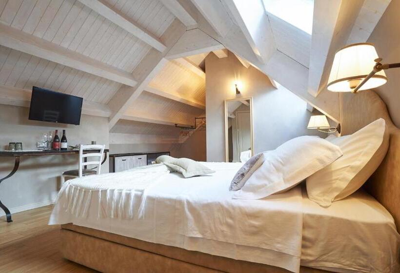 Четырехместный Номер Deluxe, Relais Villa Miraglia