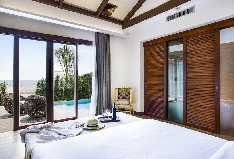 ویلای یک اتاق خوابه با استخر شنا, Triple Tree Beach Resort