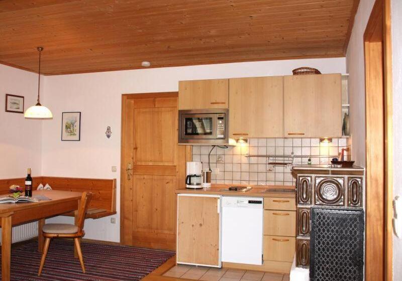 Апартаменты 2 Спальни, Jaklhof